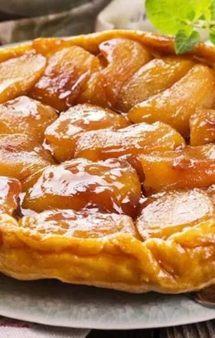 Tatin tart nasıl yapılır? Evde kolayca yapılan tadı damaklarda kalacak ayvalı tatin tart tarifi! İşte malzemeler…