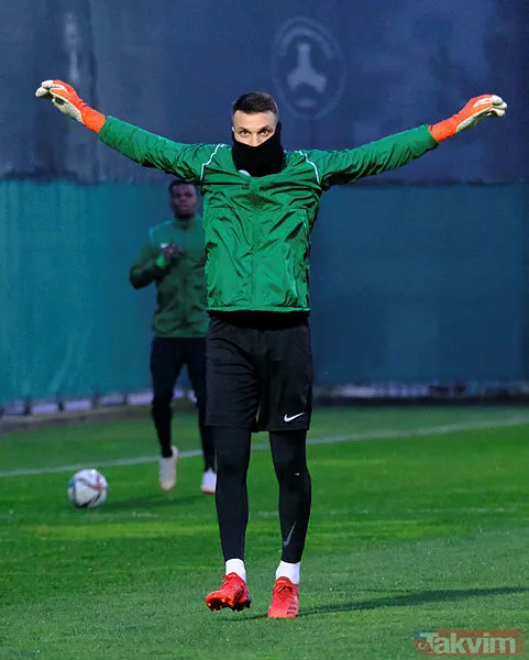 Galatasaray'da planlama faciası! Kiraya gönderilen Okan Kocuk ve Batuhan Şen takımlarını sırtlıyor, Aslan ise kaleci arıyor... - 5