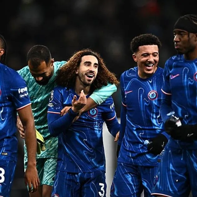 Cucurella kramponlarını çöpe attı!