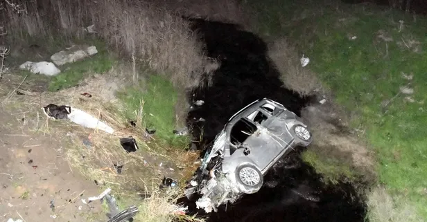 Hafif ticari araç dereye uçtu: İrem öldü, 3 yaralı