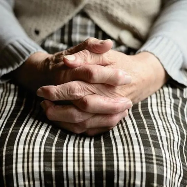 Alzheimer anneden geçer