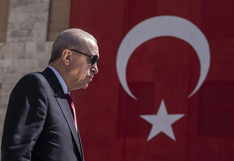baskan-erdogandan-feto-uyarisi-firsat-kolluyorlar-mucadeleden-geri-adim-yok-1784122453677.jpeg Başkan Erdoğan’dan TBMM’de yeni FETÖ uyarısı: Tehlike hâlâ devam ediyor gardımızı düşürmeyeceğiz!-4