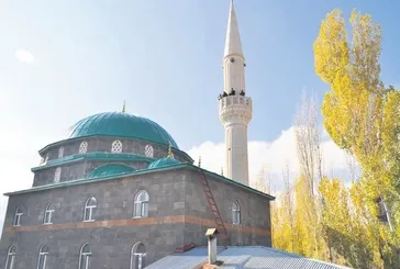 Muş’ta köy halkı çareyi yüksek tepelerde arıyor! Cep telefonu çekmiyor