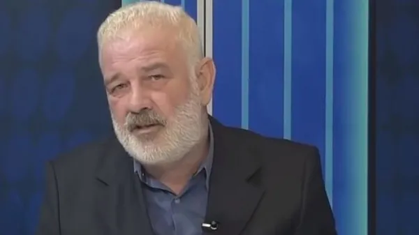 1641902288440.jpg FETÖ'nün gözde ismi Ali Tezel'e "silahlı terör örgütüne yardım etme" suçundan hapis cezası-4