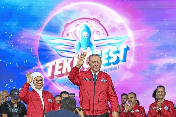 baskan-erdogandan-teknofestte-onemli-aciklamalar-artik-gozunu-uzaya-diken-genclerimiz-var-1693583516592.jpeg