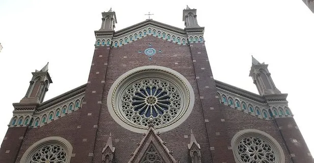 İstanbul'un göbeğindeki kilise satışa çıkarıldı