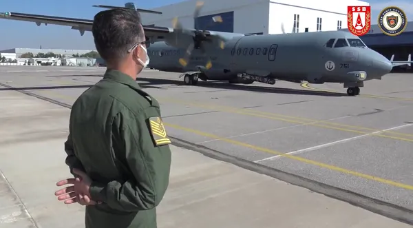 son-dakika-meltem-3-projesi-kapsaminda-gelistirilen-mavi-vatani-koruyacak-ilk-p-72-deniz-karakol-ucagi-teslim-edildi-1607685404616.jpg SON DAKİKA: Meltem-3 Projesi kapsamında geliştirilen Mavi Vatan'ı koruyacak ilk P-72 Deniz Karakol Uçağı teslim edildi-5