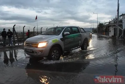 İzmir’de sel felaketi hayatı felç etti! Vatandaşlardan CHP’li belediyeye isyan