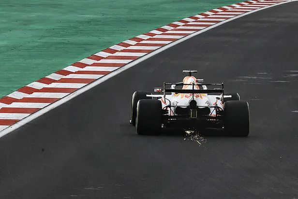 formula-1-istanbul-turkiye-grand-prix-kim-kazandi-10-ekim-2021-f1-puan-durumu-formula-1-turkiye-birincisi-kim-oldu-1633860490763.jpg Formula 1 Türkiye birincisi kim oldu 2021? Formula 1 İstanbul Türkiye Grand Prix kim kazandı? 10 Ekim 2021 F1 puan durumu!-4