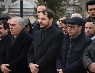 Hazine ve Maliye Bakanı Berat Albayrak İstanbul Üniversitesi Cerrahpaşa Rektörü Nuri Aydın'ın annesinin cenazesine katıldı
