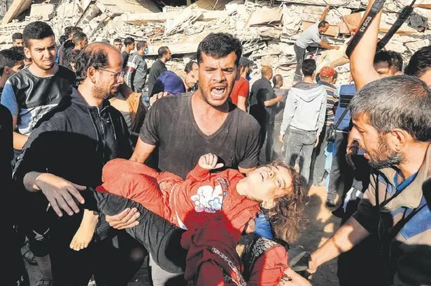 Soykırımcı İsrail tarafından katledilen 19 yaşındaki stajyer doktorun son mesajı yürekleri sızlattı: Dünyanın tamamını affetmeyeceğiz-13