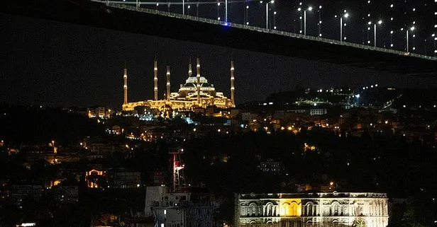 Ukrayna'dan gelen tahıl gemisi İstanbul Boğazı'ndan geçti