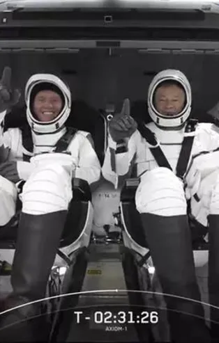 İlk sivil mürettebatlı uzay uçuşu SpaceX'in Falcon 9 roketi ile gerçekleştirildi! 165 milyon dolar ödediler 10 gün sürecek