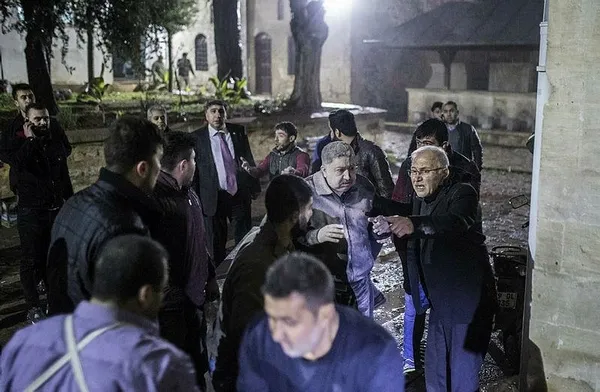 Teröristlerden camiye alçak saldırı!-4