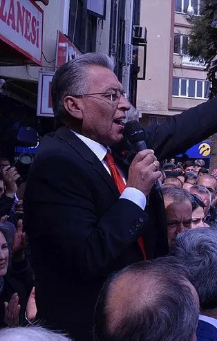 CHP’li İsmail Uygur’un torpil skandalına tepkiler sürüyor: Koca Torbalı’da liyakat sahibi bir oğlun mu vardı?