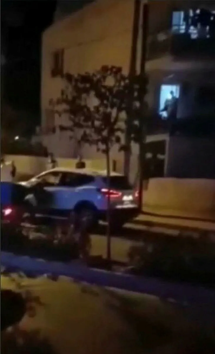İzmir'de yol verme tartışmasında akılalmaz olay! Başına kaldırım taşıyla vurdu