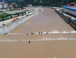 Rize'de görevliler Kurban Bayramı'nda da mesaide! Selin ardından yaralar sarılıyor