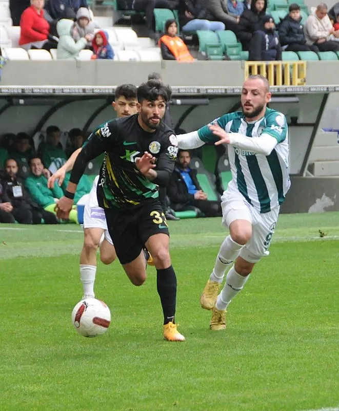 trendyol-1-ligde-2023-2024-sezonunda-kume-dusen-ilk-takim-giresunspor-oldu-1712175457716.jpeg