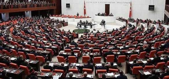 TBMM GENEL KURULUNDA FETÖ'NÜN DARBE GİRİŞİMİYLE İLGİLİ MECLİS ARAŞTIRMA KOMİSYONU KURULMASINA OYBİRLİĞİ İLE KARAR VERİLDİ