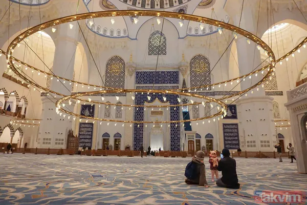 6 Mart 2026 Cuma hutbesi yayında: Zekat suyun ateşi söndürdüğü gibi günahları yok eder - 11