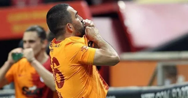 Galatasaray’da Arda Turan’la 1 yıl daha