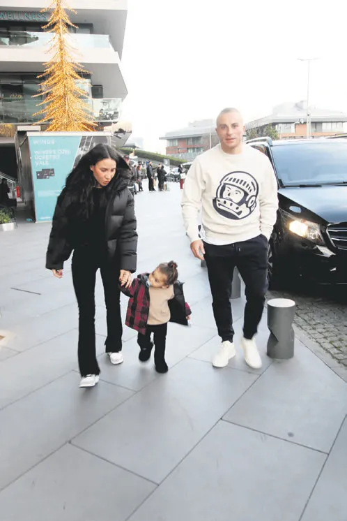 umre-yolcusu-mustafa-sandalin-eski-esi-emina-jahovic-maneviyata-yoneldi-1670970155318.jpg Umre yolcusu! Mustafa Sandal’ın eski eşi Emina Jahovic maneviyata yöneldi | Saklambaç haberleri-12