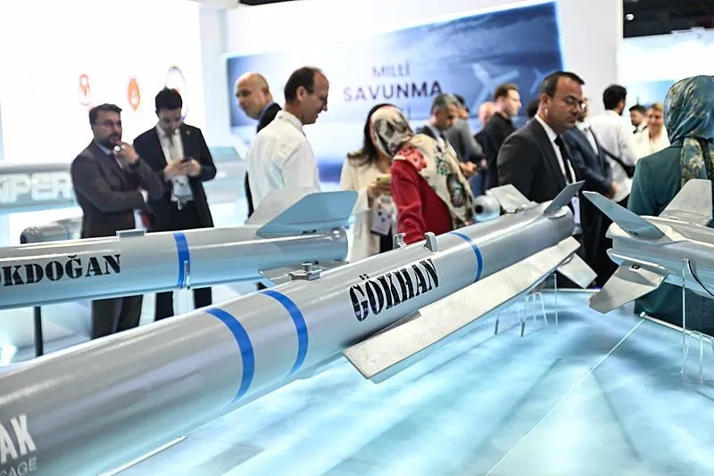 TÜBİTAK, milli ramjet motorlu hava-hava füzesi GÖKHAN'ı ilk kez sergiledi. (AA)