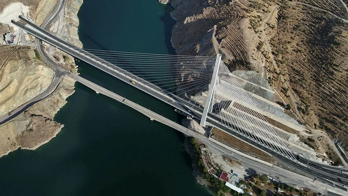 Eyfel’de kullanılan çelikle eşdeğer! Dünyanın en iyisi seçildi! Tamamen Türk mühendisleri ve işçileri inşa etti
