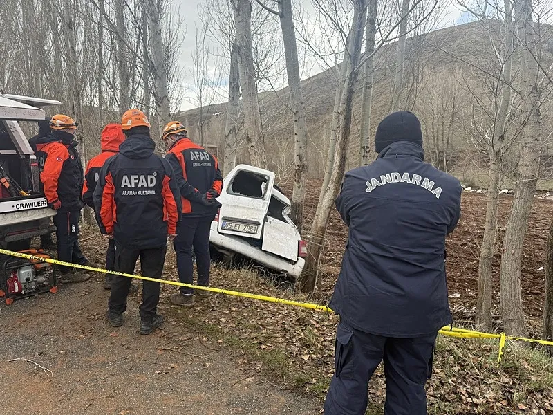 Hastane yolunda kaza: Sivas'ta aynı aileden 3 kişi can verdi-3