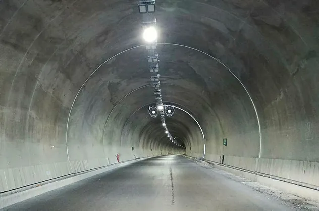 50 dakikalık yol 5 dakikaya iniyor! Çanakkale - İzmir karayolu tünelleri ağustosta hizmete açılacak