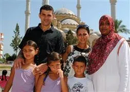 İslam’ı seçen Türkiye’ye koşuyor