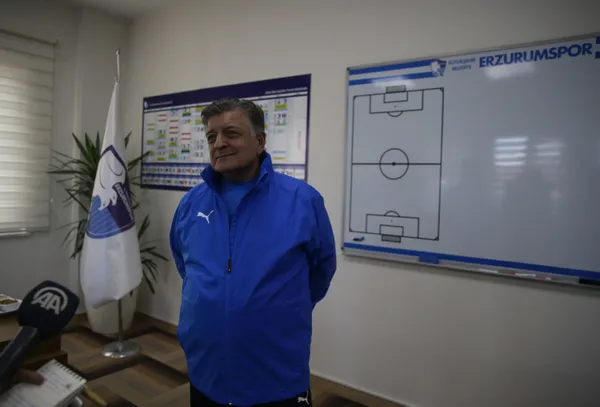 fenerbahce-yilmaz-vural-sesleri-tecrubeli-teknik-adam-bazi-yoneticilerle-gorustum-insallah-ali-beyi-ikna-ederler-1640776821615.jpg Fenerbahçe Yılmaz Vural sesleri | Tecrübeli teknik adam: Bazı yöneticilerle görüştüm! İnşallah Ali Bey'i ikna ederler-3