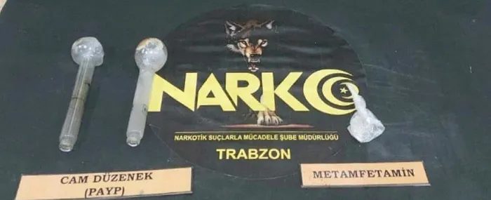 sosyal-medyada-uyusturucu-maddeyle-goruntu-paylasan-2-zanli-gozaltina-alindi-1703490764532.jpeg Sosyal medyada uyuşturucu maddeyle görüntü paylaşan 2 zanlı gözaltına alındı-2