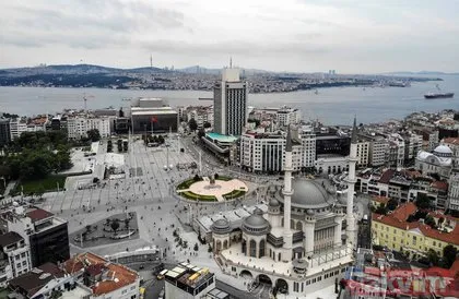 Atatürk Kültür Merkezi ve Taksim Camii Taksim meydanının yeni silüetini oluşturdu