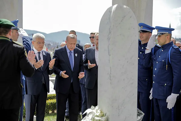 son-dakika-baskan-erdogandan-bosna-ve-karadag-donusu-onemli-aciklamalar-afganistan-secim-baraji-28-subat-pasalari-sosyal-medya-duzenlemesi-1630232499126.jpg SON DAKİKA: Başkan Erdoğan'dan Bosna ve Karadağ dönüşü önemli açıklamalar! Afganistan seçim barajı 28 Şubat paşaları sosyal medya düzenlemesi-8