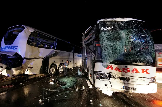 Çorum'da yolcu otobüsleri çarpıştı: 13 yaralı