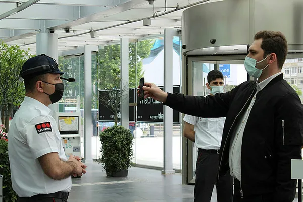 1622713164964.jpg SON DAKİKA! AVM'lerde yeni dönem başladı! HES kodu zorunluluğu sonrası bakarak tespit edilecek-2