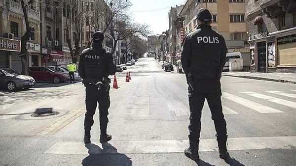 icisleri-bakanligindan-ek-gelenge-sokaga-cikma-kisitlamasindan-kimler-muaf-arac-muayenesine-gidenler-1610724426664.jpeg Son dakika: Hafta sonu kısıtlaması başladı! Sokağa çıkma kısıtlamasından kimler muaf? Nereler açık?-3