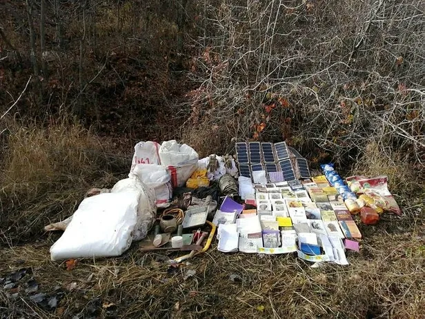 kalleslere-operasyon-bitliste-pkkli-teroristlere-ait-muhimmat-ele-gecirildi-1607620695791.jpeg Kalleşlere operasyon! Bitlis'te PKK'lı teröristlere ait mühimmat ele geçirildi-5