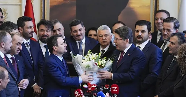 Adalet Bakanlığı'nda devir teslim | Akın Gürlek göreve başladı: "Suçla mücadeleye devam"