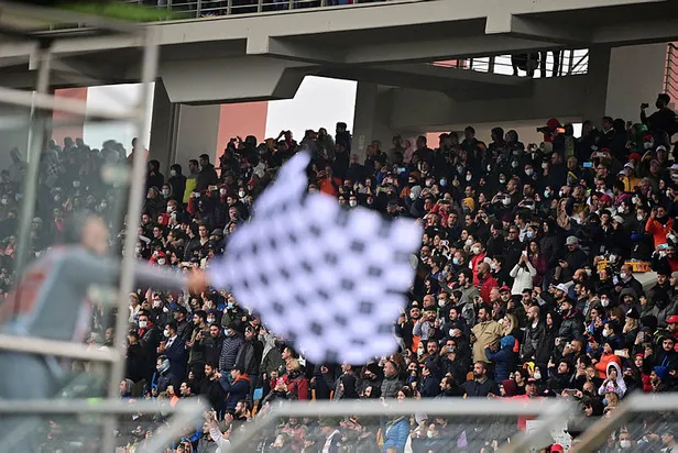 Formula 1 Türkiye GP | İstanbul'da izdiham, Hamilton'ın sitemi, Charles Leclerc'in pit-stopu, Valtteri Bottas'ın zaferi ve Carlos Sainz...-2