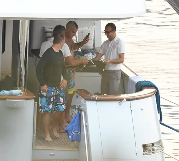 Dünyaca ünlü şarkıcı Robbie Williams ve Türk eşi Ayda Field Türkiye'den vazgeçemiyor! Bodrum'dan sonra sıra Datça'da-5