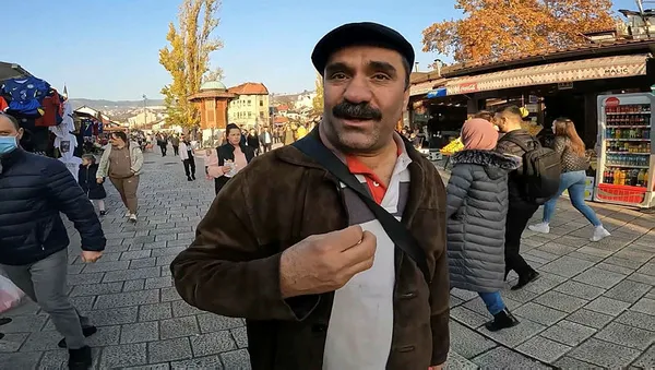 1643699162410.jpg Elazığlı döner ustasının hayatı 3 kelimeyle değişti! Sosyal medyada patladı onlarca ülke gezdi-3