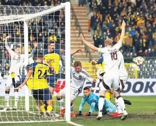 Ajax 2 golle kazandı son 16’ya göz kırptı!