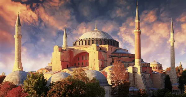 Ayasofya tarihinin yanında çözülemeyen sırlarıyla yüzyıllardır ayakta! İşte Ayasofya'nın gizemleri...
