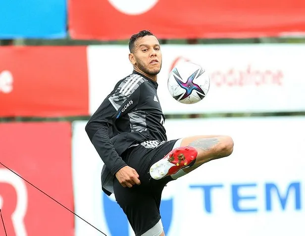 Beşiktaş’ta Brezilyalı yıldız Josef De Souza sözleşmesi uzadı-7