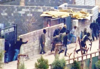 Karanlık el devrede