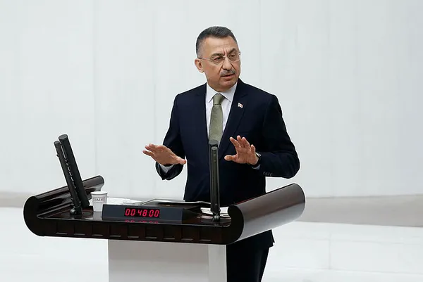 son-dakika-cumhurbaskani-yardimcisi-fuat-oktay-milli-siber-guvenlik-zirvesinde-konusma-yaparken-fenalasti-1608543723881.jpg SON DAKİKA: Cumhurbaşkanı Yardımcısı Fuat Oktay Milli Siber Güvenlik Zirvesi'nde konuşma yaparken fenalaştı-8