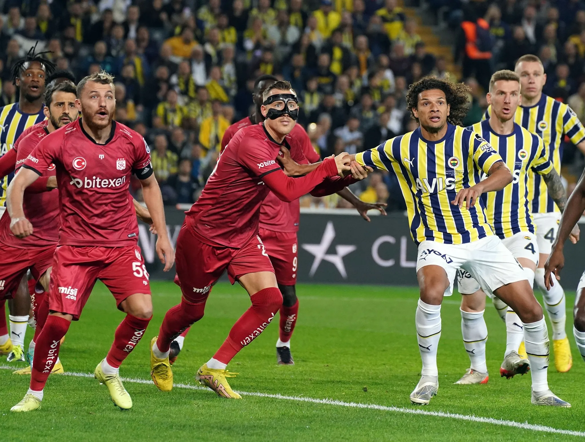 Fenerbahçe'den taraftarı kızdıracak hamle! Galatasaray'ın eski yıldızı geliyor - 10