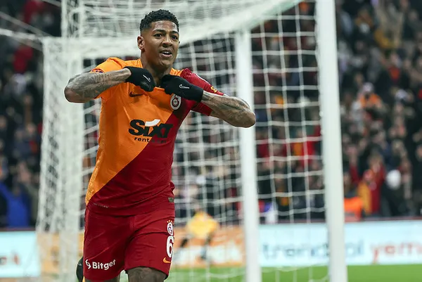 1646041325978.jpg Van Aanholt Çaykur Rizespor'a 2 gol attı 13 yıl sonra Galatasaray'da bir ilki başardı-4